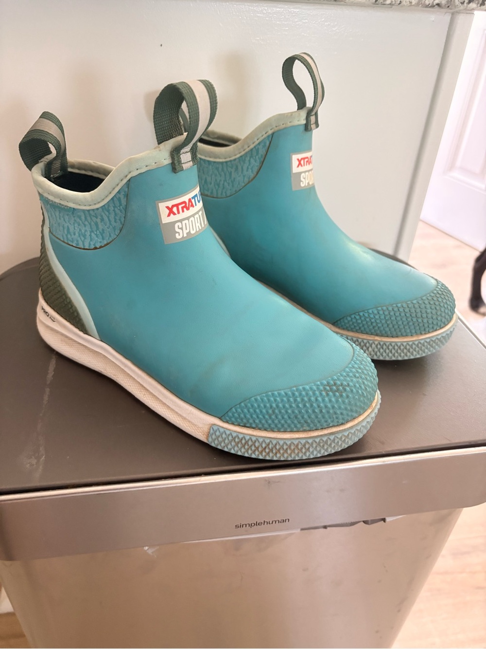 XTRATUF WOMEN'S ANKLE DECK BOOT SPORT TEAL WOMENS SIZE 8